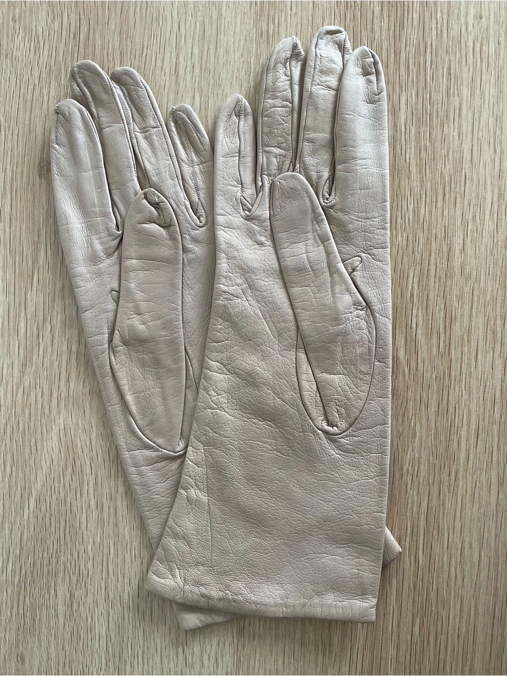 Vintage Saks Fifth Avenue light brown tan silk lined buttery leather gloves 7.5